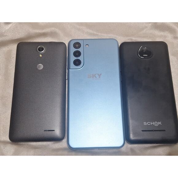 Lot of 3 Android Smartphones – Mixed Brands – All Power On & Hold Charge - Picture 5 of 10